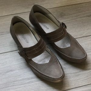 Trendy taupe brown Linea Zeta Italian leather pump